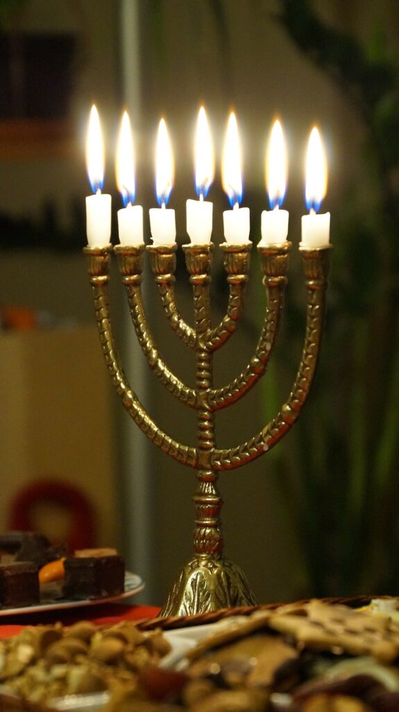 Menorah golden lampstand